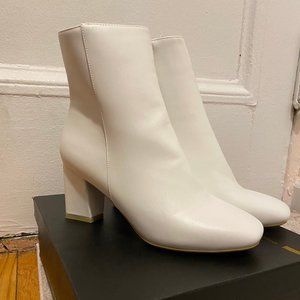 NWT White ankle booties size 9